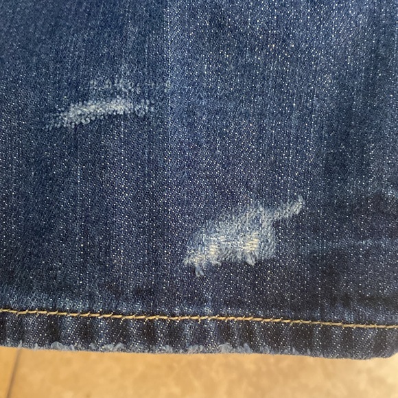 Hollister California jeans w/distress size 7R waist 28 Length 33 in great shape - Picture 8 of 10